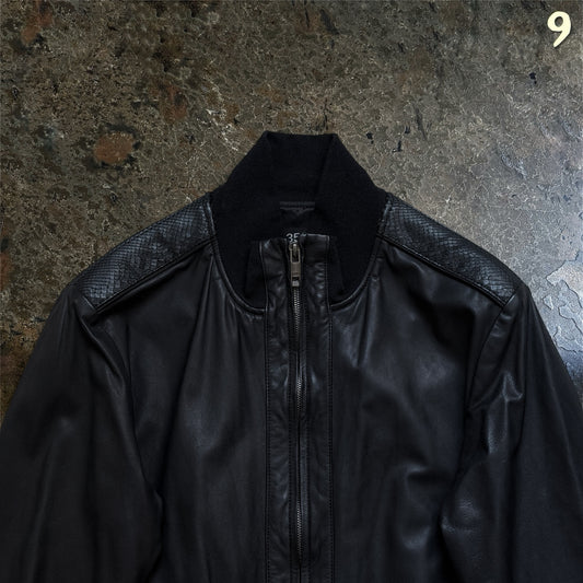 5351 pour les Hommes black leather jacket python shoulder detail