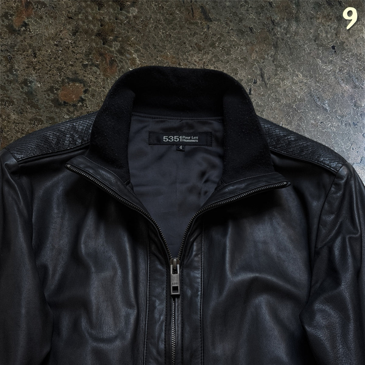 5351 pour les Hommes leather jacket label and collar detail