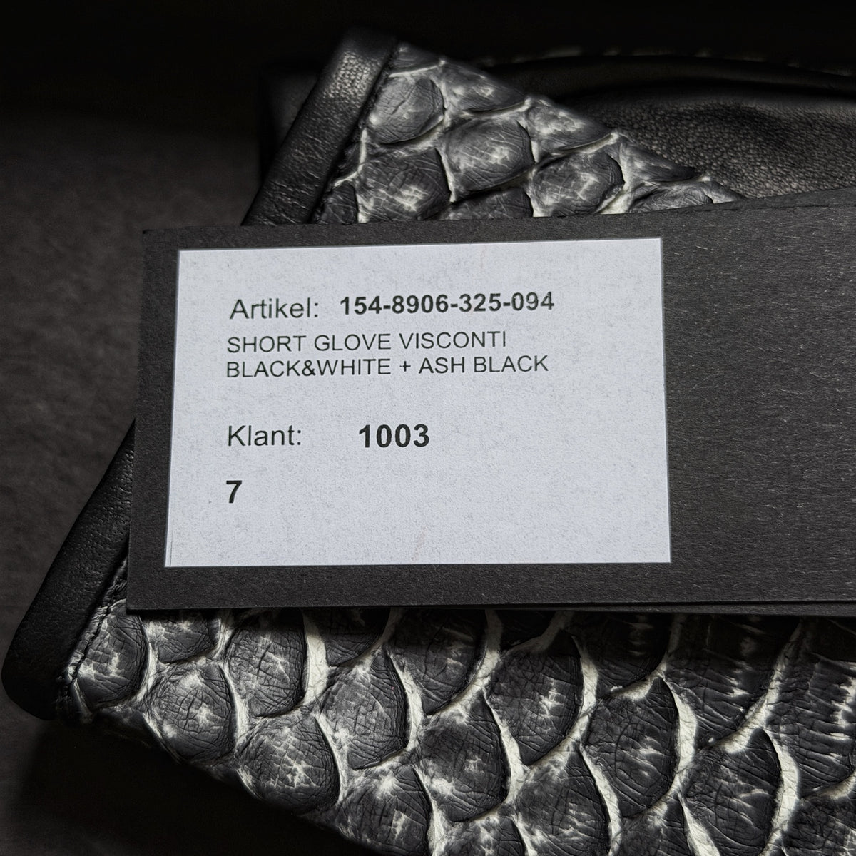 Haider Ackermann Short Glove Visconti article tag 154-8906-325-094 size 7