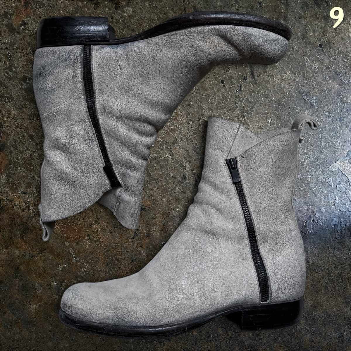 Lost & Found by Ria Dunn bone grey textured suede leather ankle boots EU 42, view 1