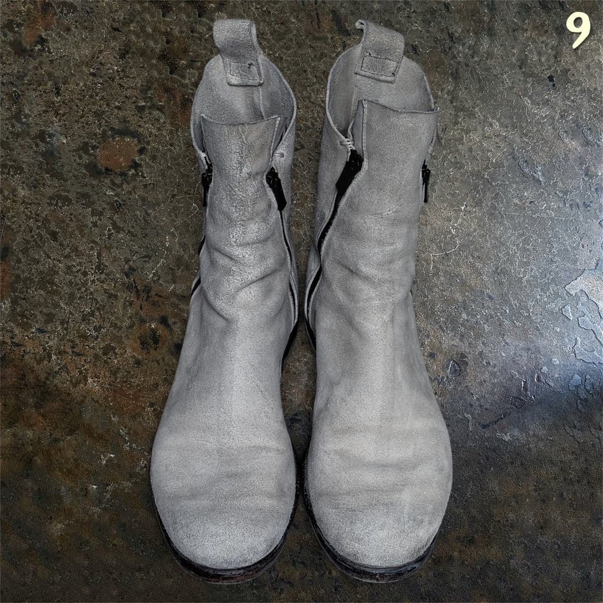 Lost & Found by Ria Dunn bone grey textured suede leather ankle boots EU 42, view 3