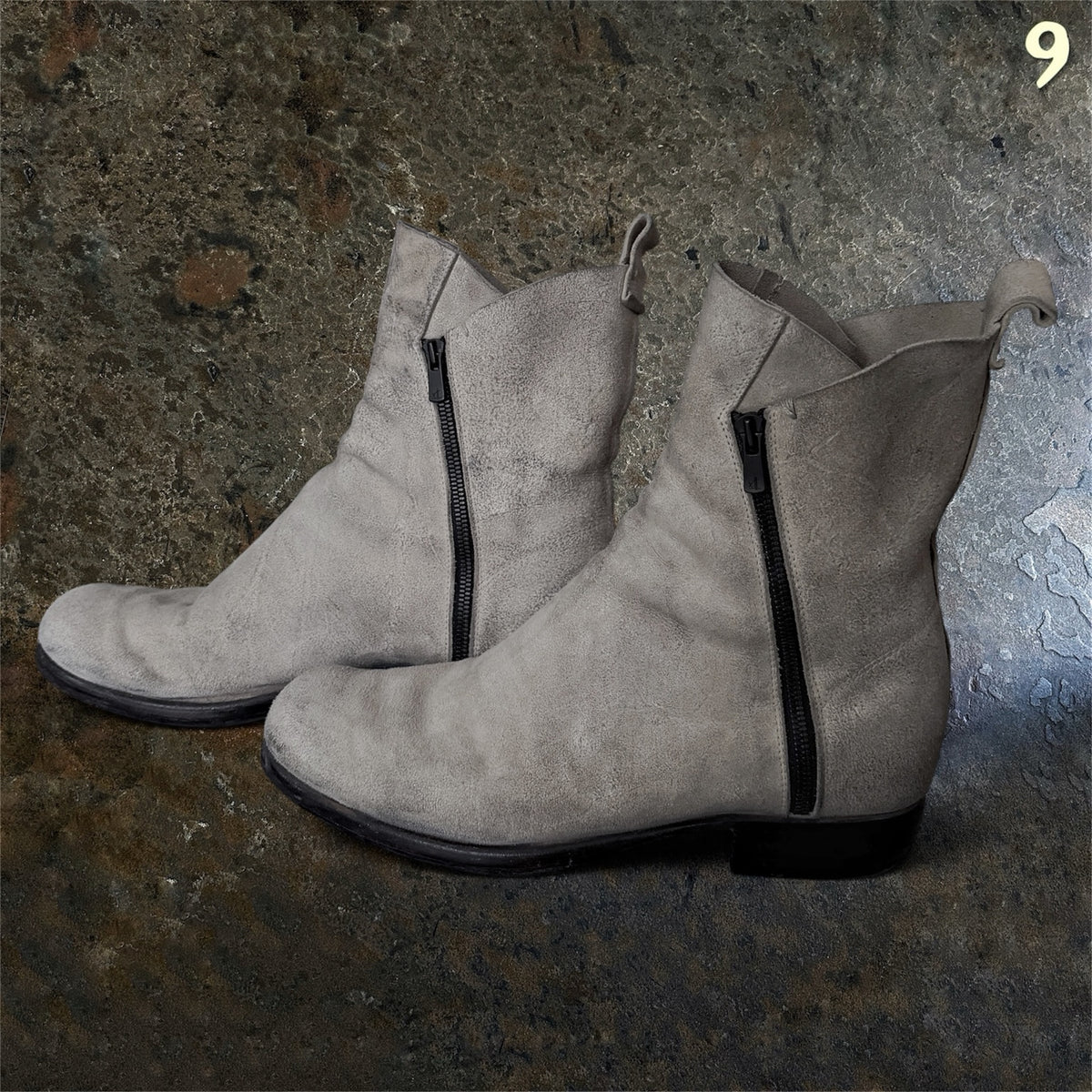 Lost & Found by Ria Dunn bone grey textured suede leather ankle boots EU 42, view 8