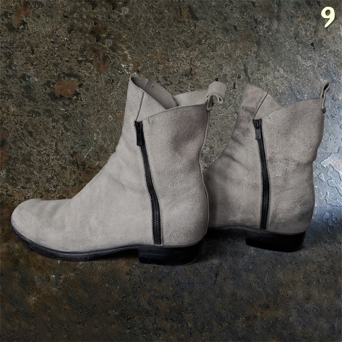 Lost & Found by Ria Dunn bone grey textured suede leather ankle boots EU 42, view 9
